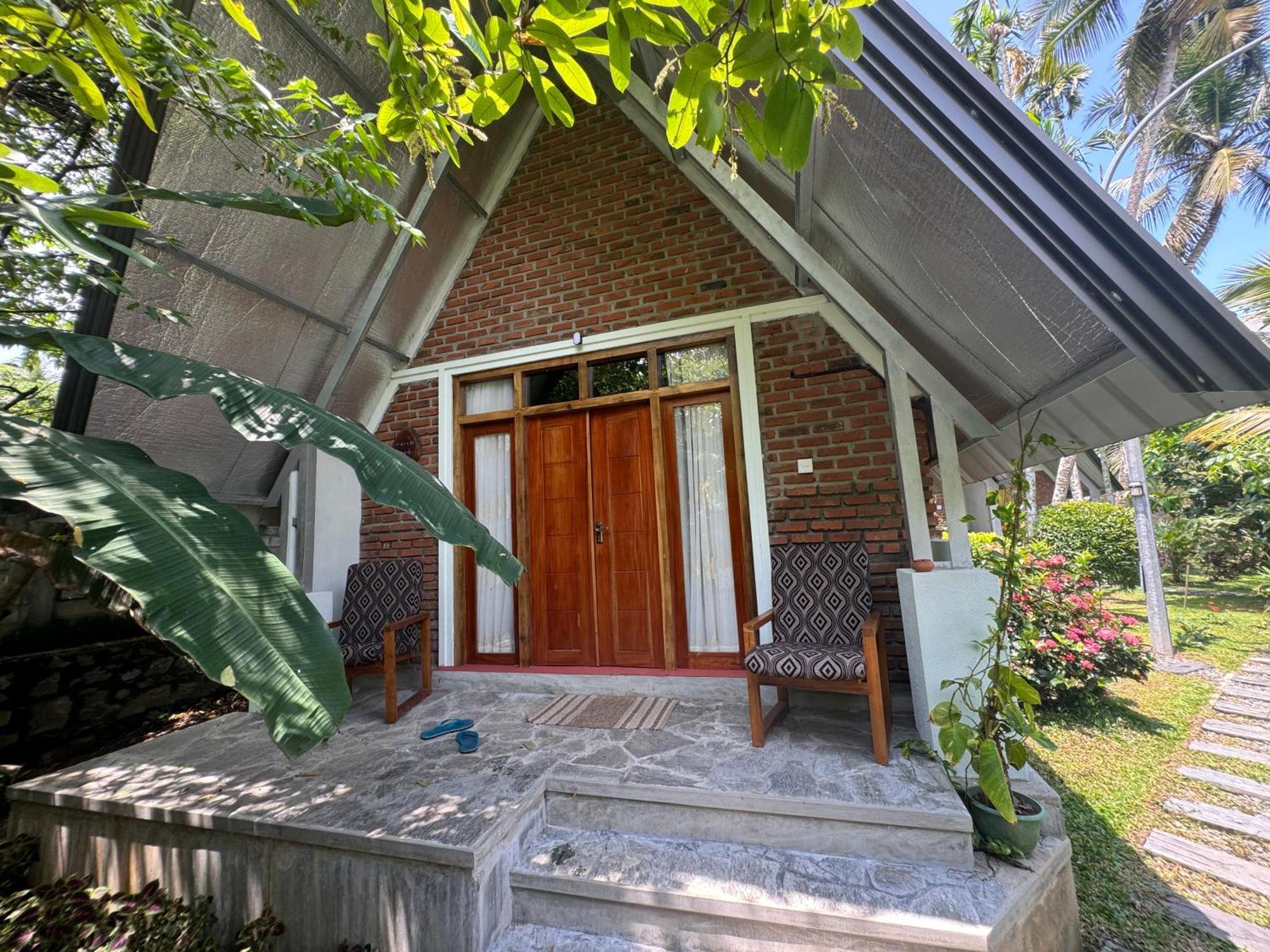 Steps Garden Resort Negombo Exterior foto